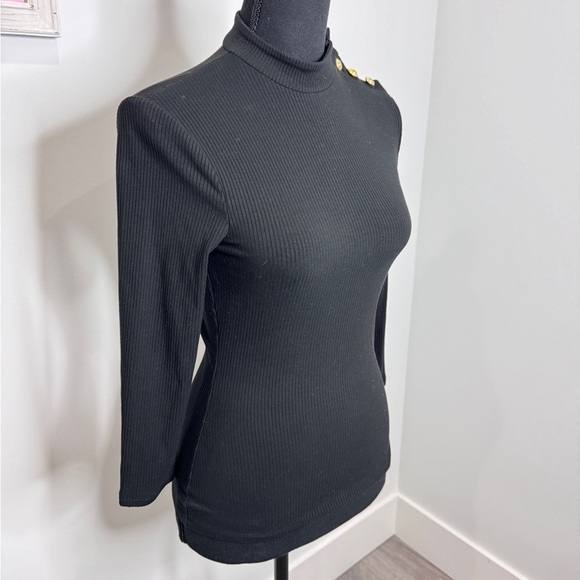 Express Black Women’s Gold Shoulder Buttons Long Sleeve Top (XS) - Picture 2 of 8